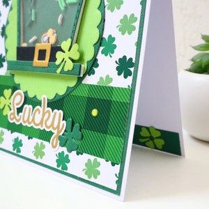 Carte shaker porte bonheur, carte St Patrick, chapeau, chance, trèfles, Carte à secouer originale, carte faite main, carterie et papeterie image 6
