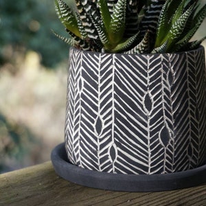 Black Teardrops - Handmade Ceramic Succulent Pots with Drainage and Saucers Pottery Planters for Succulents, Black & White Indoor Plant Pot
