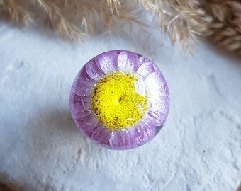 Australian Immortelle dried flower pin. 2.5 cm sphere pin. Dried flower brooch. Resin sphere pin. Mother's Day gift