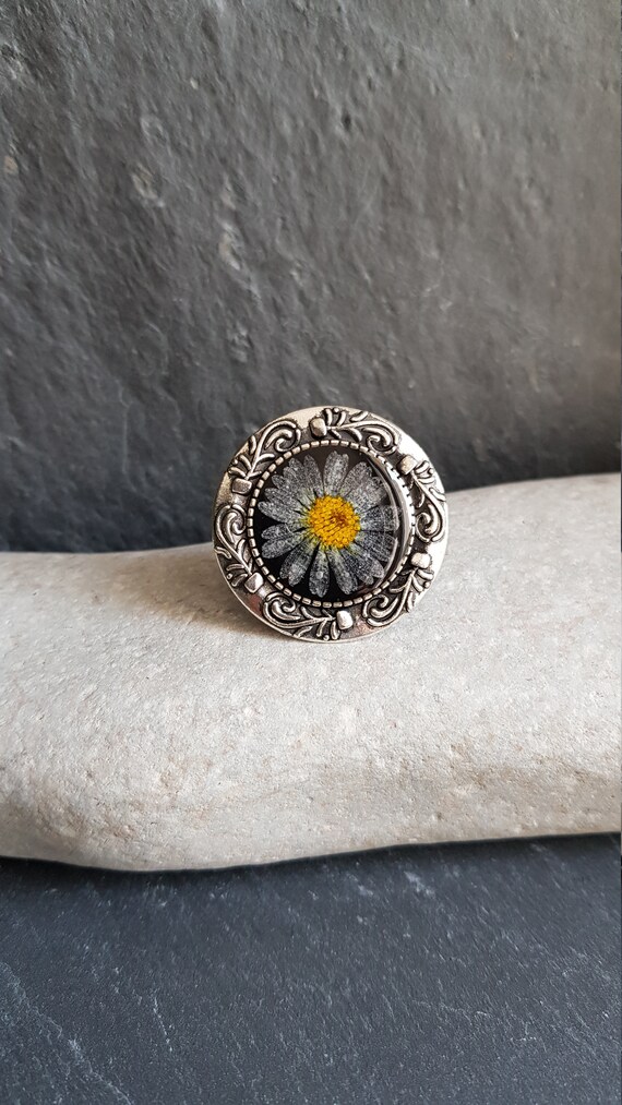 Bague Fleur Séchée De Pâquerette Et Résine Bague Rétro Bague Ovale Bague Vintage Bague Fleuriecadeau De Noël