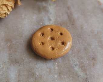 Magnet biscuit sablé rond en résine. Magnet gourmandise. Cadeau fête des mères