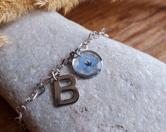 Customizable round dried forget-me-not flower bracelet. Personalized stainless steel bracelet. Mother's Day gift