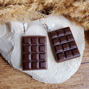Pendientes de barra de chocolate negro en resina. Pendientes de chocolate. . Regalo de fin de año para el profesor
