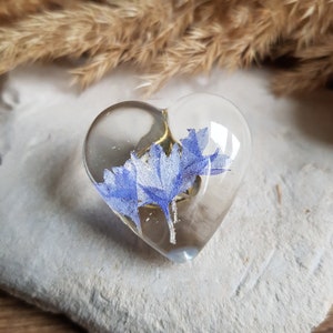 Dried Cornflower Flower Heart Pin. Dried Flower Pin. Dried Flower Brooch. Resin Heart Pin.