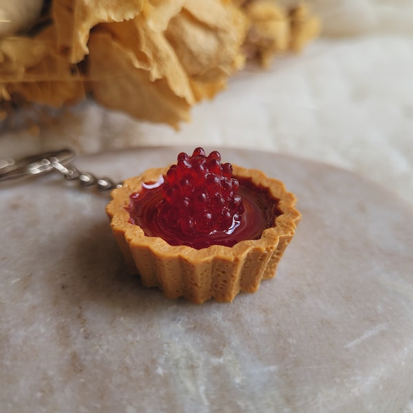 Porte-clé tarte forme ronde aux fruits rouges. Porte-clé gourmandises. Cadeau fête des mères