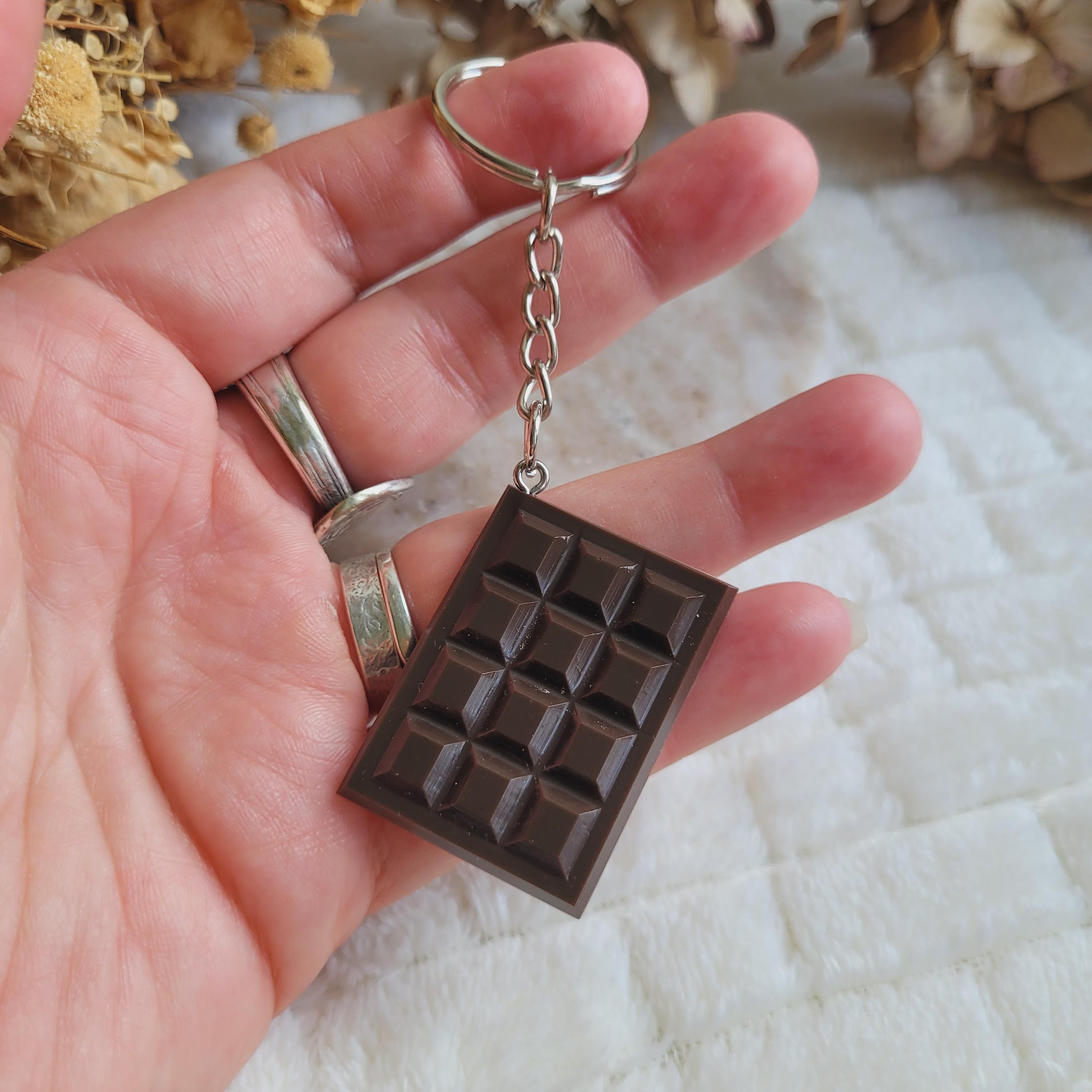 リアルな樹脂製のダークチョコレート バー キーチェーン – おいしい