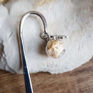 Dried Nigella flower sphere bookmark. 12 cm silver stem. Dried flower bookmark.