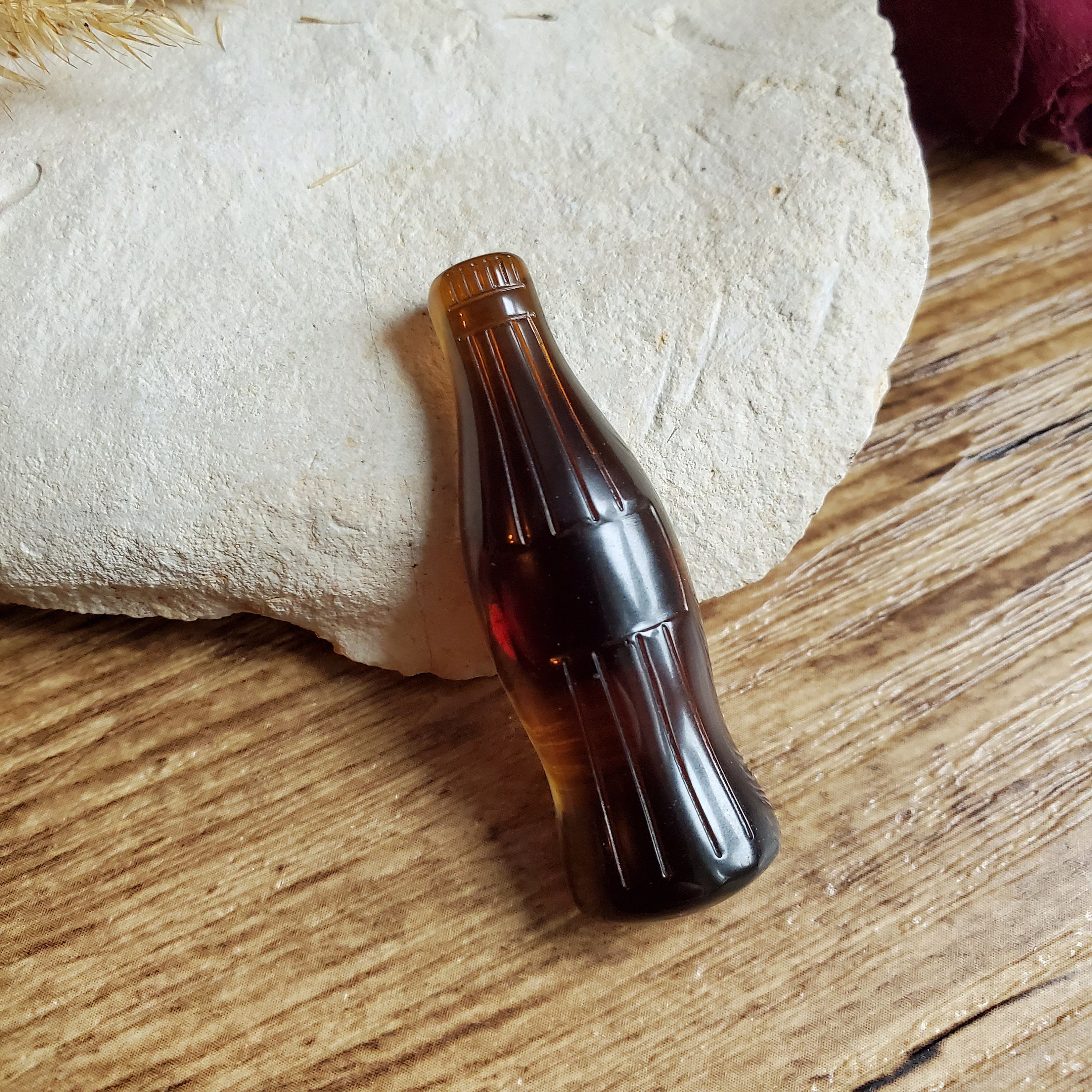 Magnet en Forme de Bouteille Soda Résine Marron Transparente. Cadeau Fête Des Mères