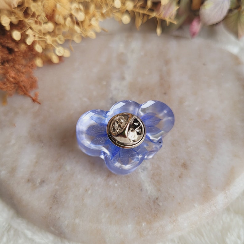 Blueberry flower cloud pin. Dried flower pins. Dried flower brooch. Flower pin. Resin cloud brooch. Mother's Day gift image 3