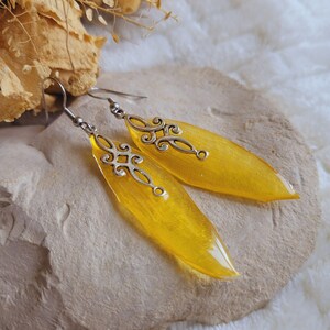 Dried crystallized sunflower flower earrings grown by us. Unique handcrafted jewelry.