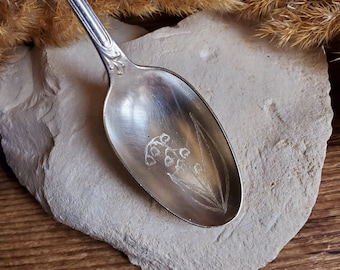 Old dessert spoon with engraved Lily of the Valley pattern. Old cutlery. Engraved spoon. Mother's Day gift Mother's Day gift