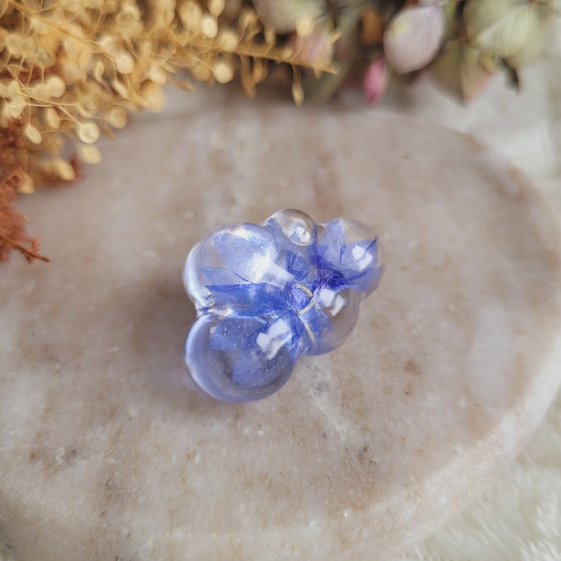 Blueberry flower cloud pin. Dried flower pins. Dried flower brooch. Flower pin. Resin cloud brooch. Mother's Day gift image 2