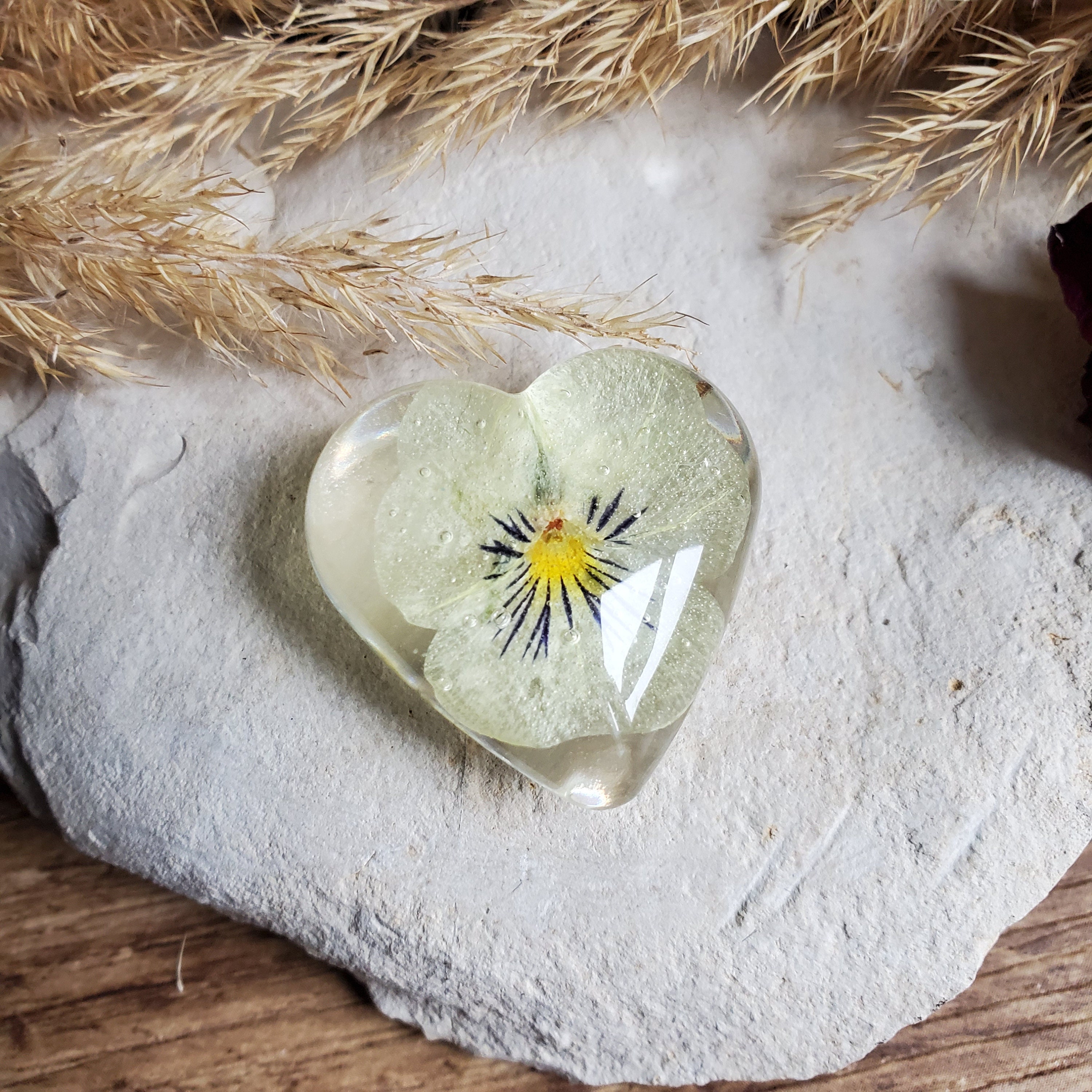 Magnet Coeur Fleur Séchée de Pensée. Coeur 3 cm. Magnets Séchée. Magnet Fleuri. Cadeau Fête Des Mère