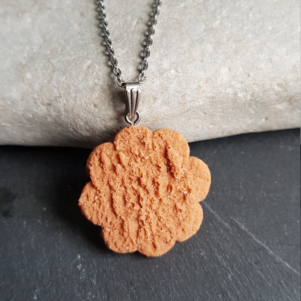 Pendentif biscuit sablé en résine. Vendu seul ou avec une chaîne. Collier biscuit. Bijoux gourmands. Cadeau fête des mères