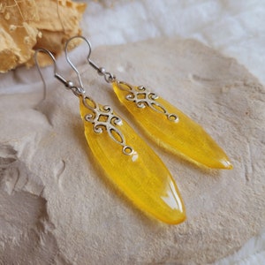 Dried crystallized sunflower flower earrings grown by us. Unique handcrafted jewelry.