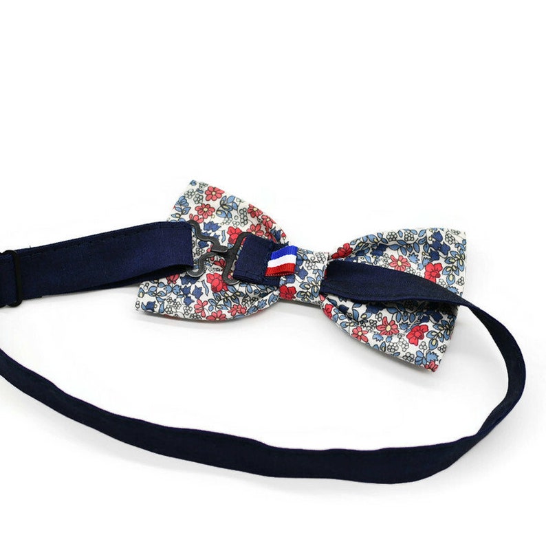 Noeud papillon / Pochette de costume / Boutons de manchette Liberty bleu rouge Emilias Flowers petites fleurs homme enfant bébé image 2