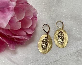 Boucles d'oreilles or mat et brillant, boucles d'oreilles motif ovale, bijou contemporain