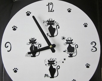 Horloge bois chat noire et blanche peinte à la main