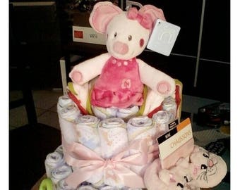 Gâteau de couches pour petite fille rose