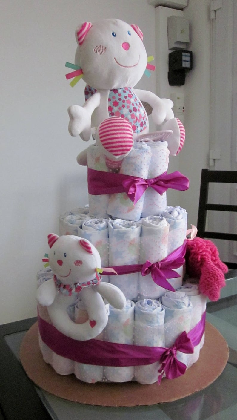 Gateau de couches pour petite fille chat rose image 1