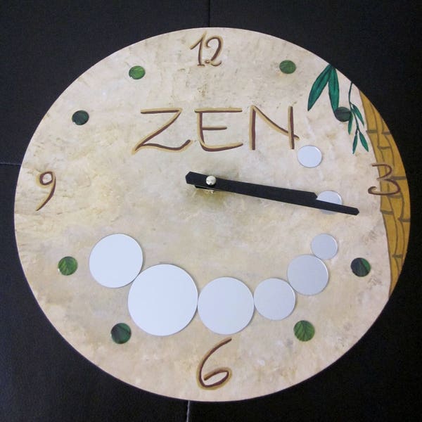 Horloge en bois zen beige et marron