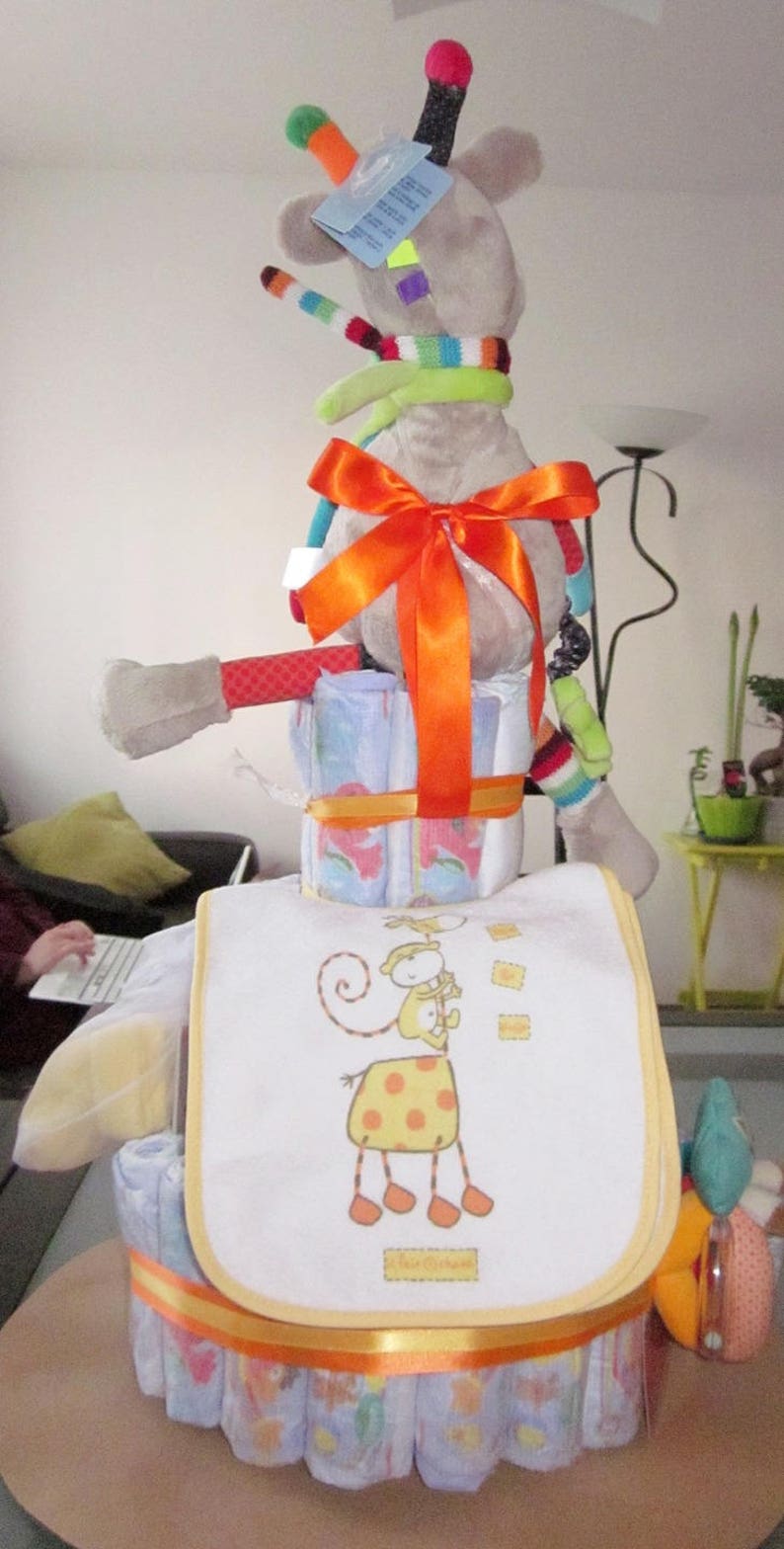Gâteau de couches pour petit garçon girafe colorée image 2