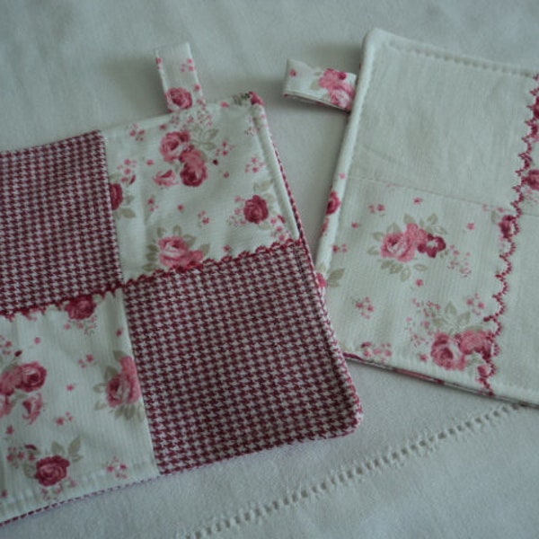 Dessous de tasse en patchwork de coton rose molletonné et brodé