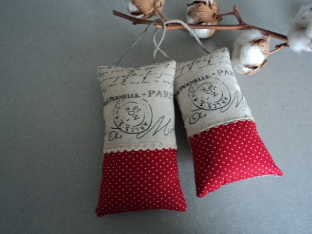 Coussins à Suspendre Au Choix Lin Naturel et Rouges Pois