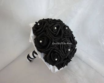 Bouquet BLACK/WHITE avec roses et satin