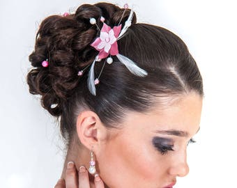 Joya para el cabello “ZOE” con flor de seda rosa y blanca