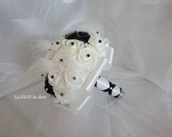 Bouquet mariage CAPUCCINE en noir & blanc avec plumes