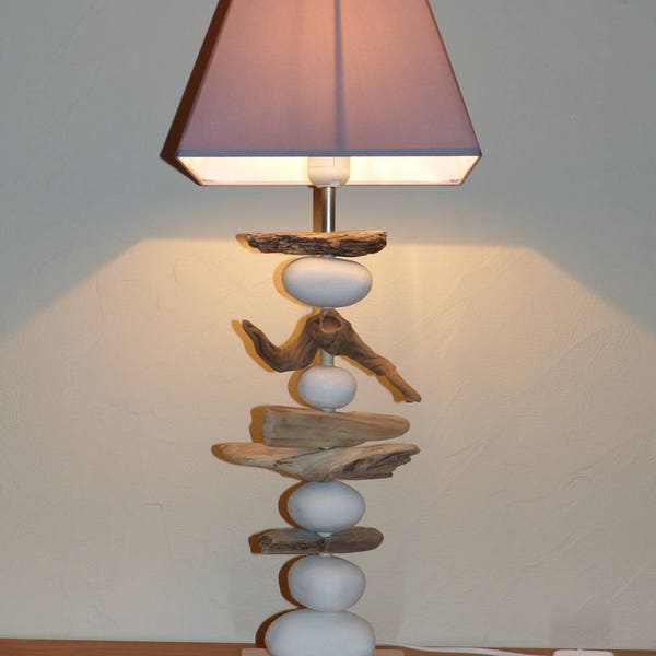 Luminaire à poser en bois flotté utile et esthétique , 65 cm, fabrication de qualité , ambiance Zen