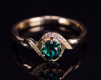 14K Solid gold emerald ring. Gold Solitaire emerald ring. Emerald Promise ring. May Birthday gift