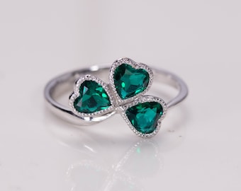 Anillo Emerald Shamrock, plata de ley. Anillo celta esmeralda. Anillo de plata celta. Trébol Esmeralda. Joyería irlandesa