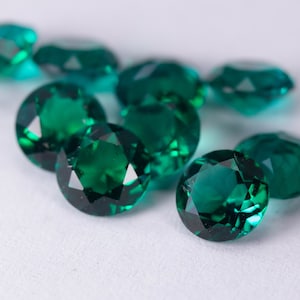 Lab Created Emerald Hydrothermal Emerald Round shape AAA Quality Various Sizes Faceted Loose gemstone image 5