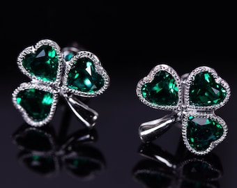 Pendientes de trébol de esmeralda. Trébol de esmeralda en plata de ley. Pendientes de trébol celta. Pendientes de esmeralda.