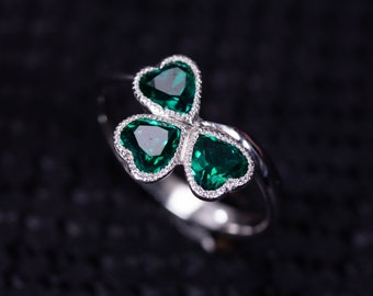 Anillo de trébol de plata esterlina con esmeralda de laboratorio – Banda celta de trébol de la suerte