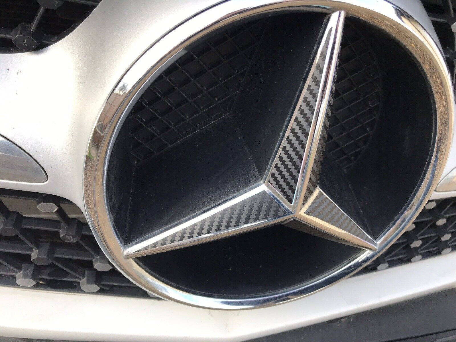 Mercedes Benz A, C, B, GLA, GLK, CLA-Klasse Matt Black Front Grille Star Badge Decals - Österreich