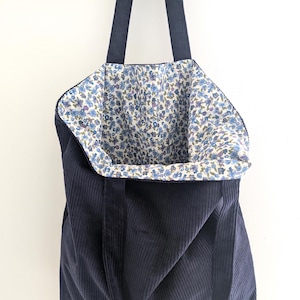 Tote bag en velours côtelé bleu marine