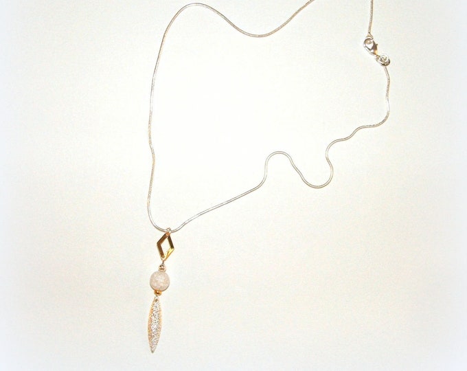Collier minimaliste boho bohème,collier plaqué or,pierre de gemmes,artisanal,collier blanc,argent massif