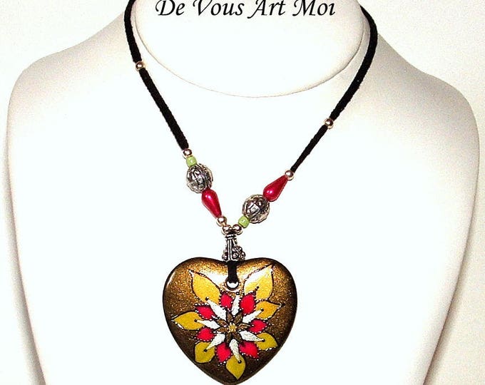 Collier femme coeur,pendentif Coeur,bijou femme coeur,collier fait main,en porcelaine,peinte à la main,collier daim ajustable