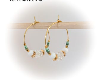 Créoles boucles d'oreille blanches pierres naturelles jade et cristal 25mm plaqué or artisanal