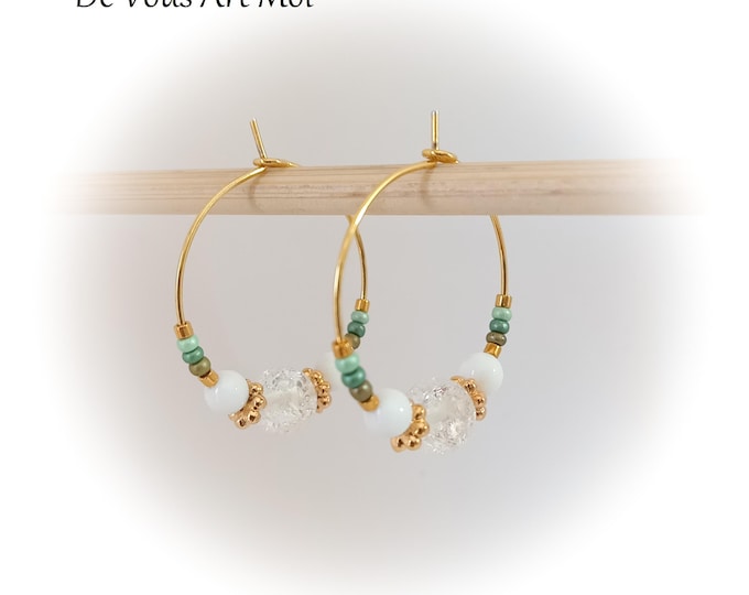 Créoles boucles d'oreille blanches pierres naturelles jade et cristal 25mm plaqué or artisanal