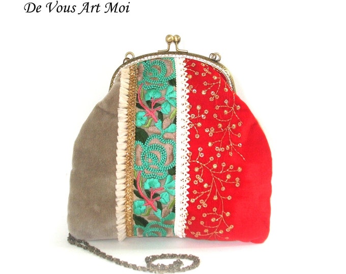 Sac pochette minaudière bohème,sac femme fermoir métal,fait main,sac velours pompons broderie,sac franges artisanal,sac rouge turquoise