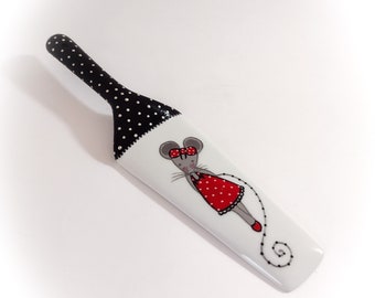Original ceramic porcelain cake server with hand-painted mouse illustration
