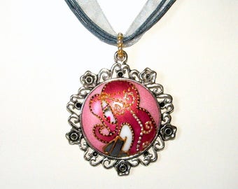 Collier bohème pendentif romantique,collier femme médaillon rose,peint main,artisanal
