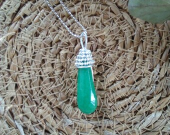 Collier Pendentif Pierre Verte Laissant Passer La Lumière - Avec Strass - Occasion