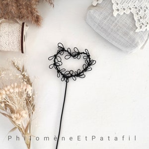Personalized wire flower heart cake topper image 3