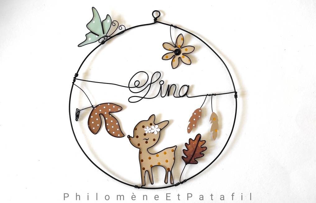 Prénom Fil de Fer Personnalisable, Décoration Murale Pour Chambre d'enfant Biche Aux Papillons et Fl