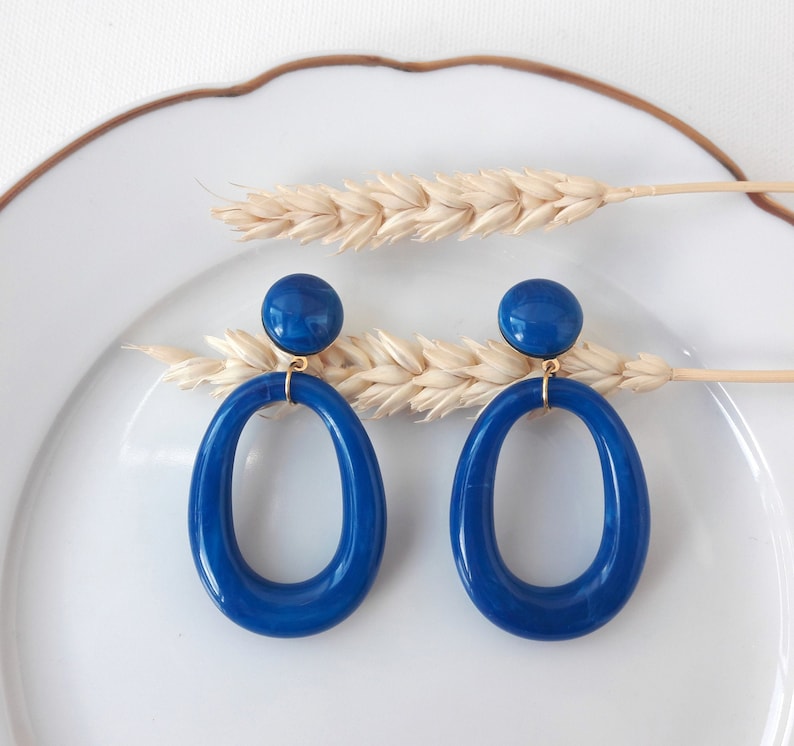 Boucles d'oreilles IRIS pendentif goutte en résine esprit vintage Bleu Royal marbré